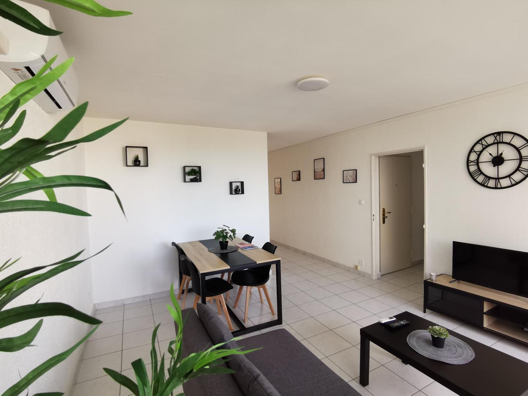 Appartement Refait A Neuf, Climatise Avec Vue Mer Et Montagne, Avec Place De Parking Privative Saint-Cyprien  Bagian luar foto